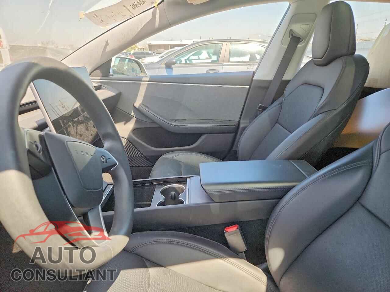 TESLA MODEL 3 2024 - 5YJ3E1EA4RF729512