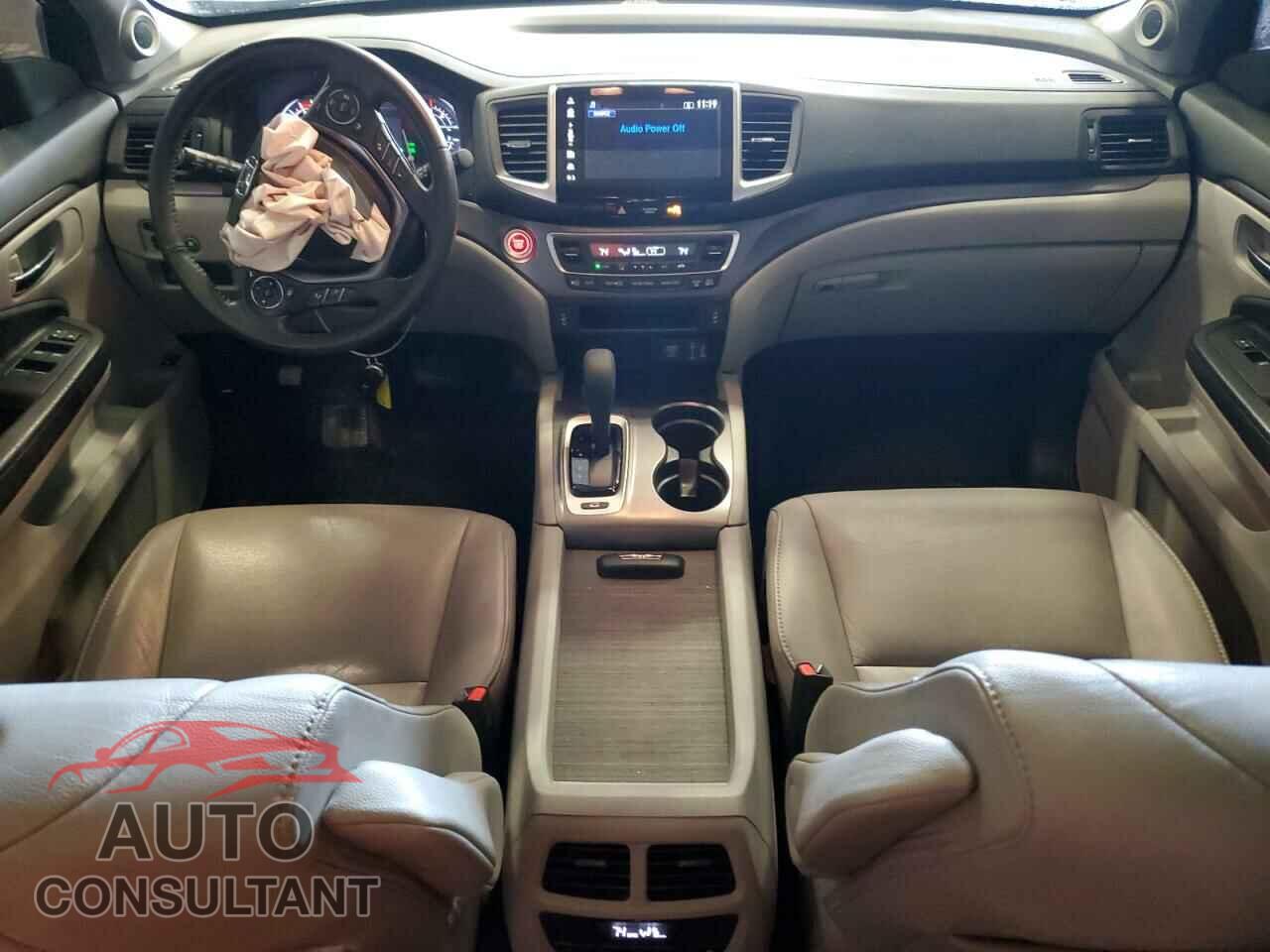 HONDA PILOT 2017 - 5FNYF6H62HB053860