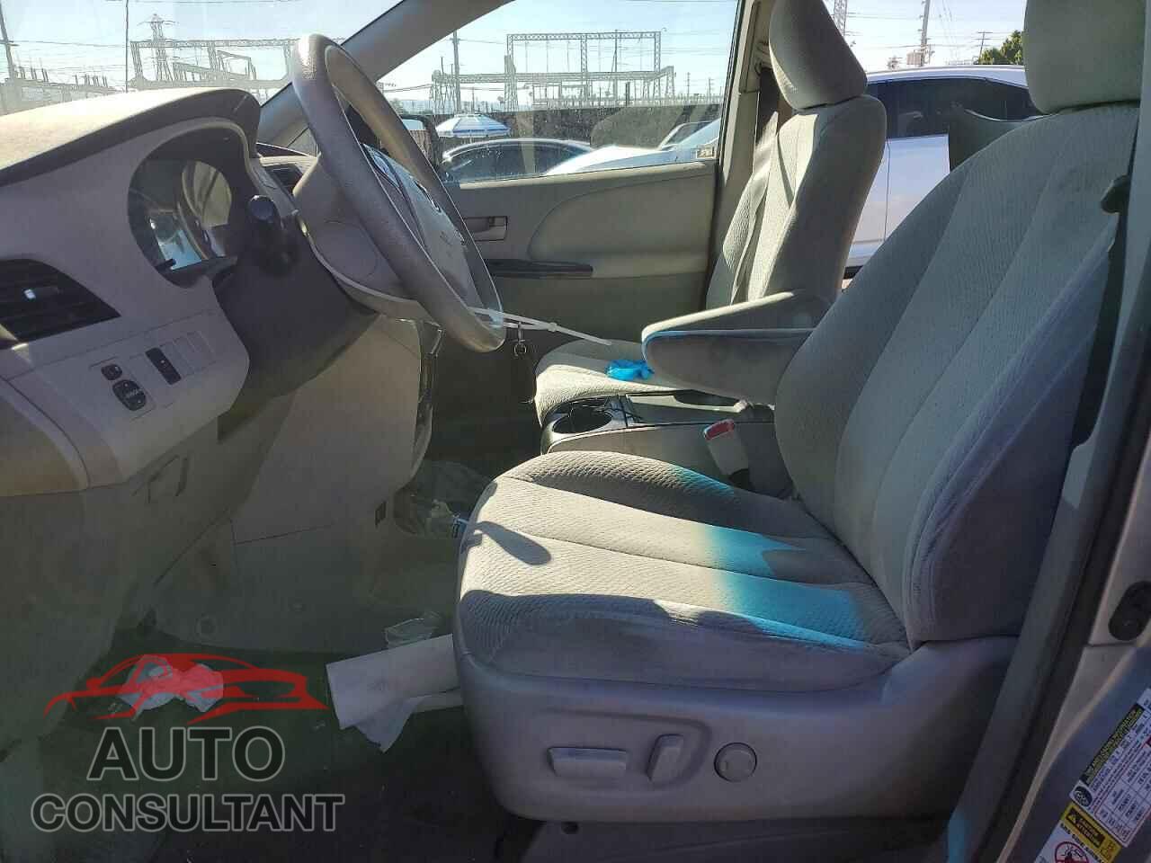 TOYOTA SIENNA 2013 - 5TDKK3DC8DS366171