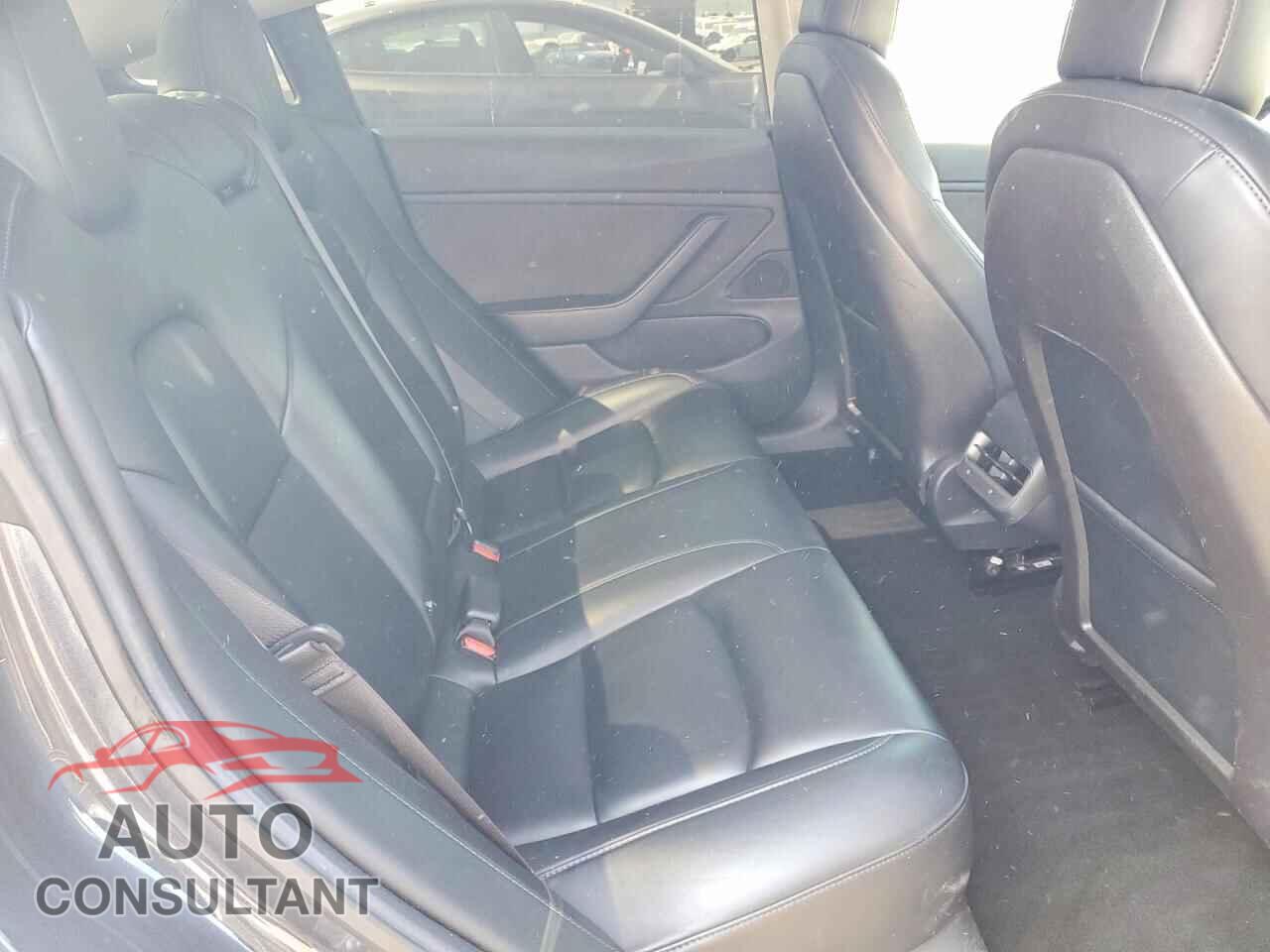 TESLA MODEL 3 2018 - 5YJ3E1EA4JF038663