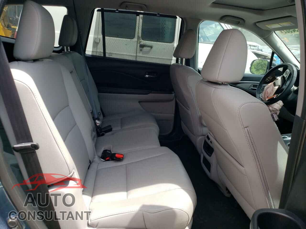 HONDA PILOT 2021 - 5FNYF5H28MB006477