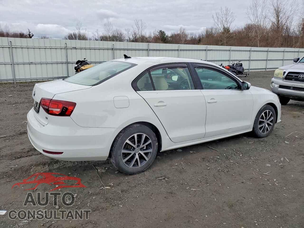 VOLKSWAGEN JETTA 2017 - 3VWDB7AJ9HM411043