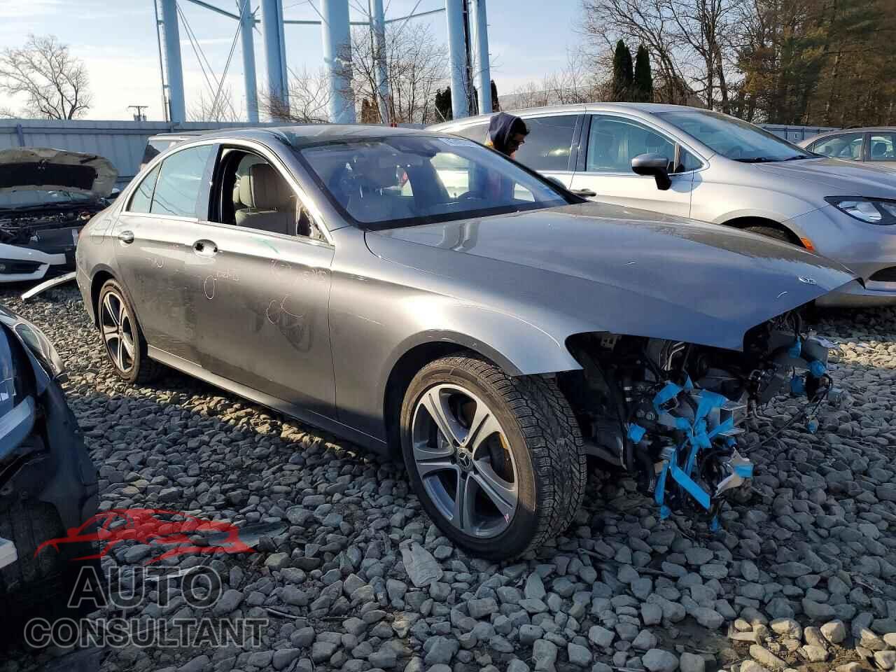 MERCEDES-BENZ E-CLASS 2018 - WDDZF4KB5JA323733