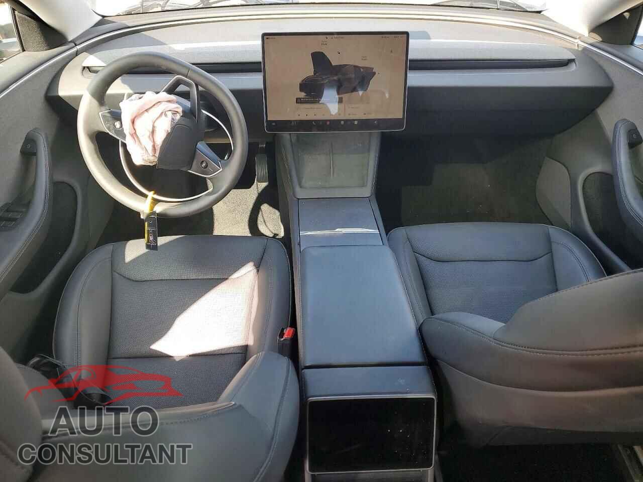 TESLA MODEL 3 2024 - 5YJ3E1EA9RF782139