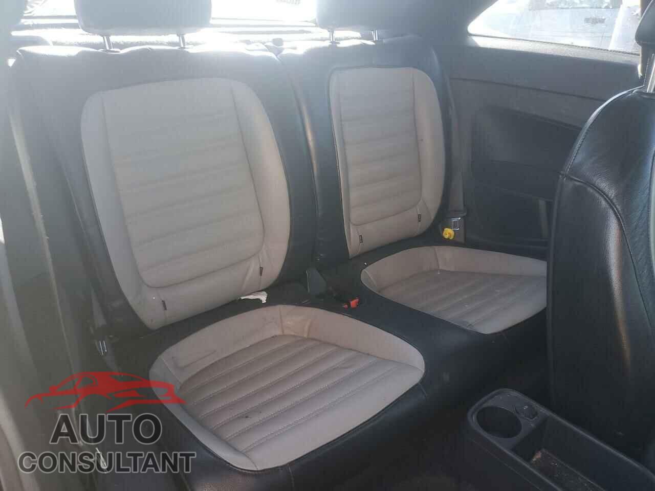 VOLKSWAGEN BEETLE 2012 - 3VWFP7AT2CM616322