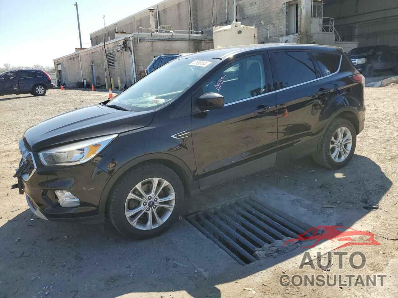 FORD ESCAPE 2017 - 1FMCU9GD3HUA35226