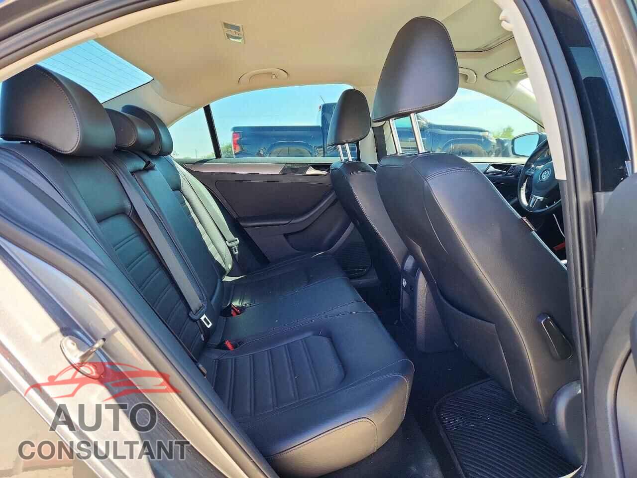 VOLKSWAGEN JETTA 2014 - 3VWL07AJXEM329576
