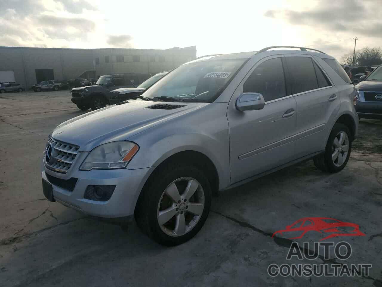 MERCEDES-BENZ M-CLASS 2010 - 4JGBB5GB3AA599765