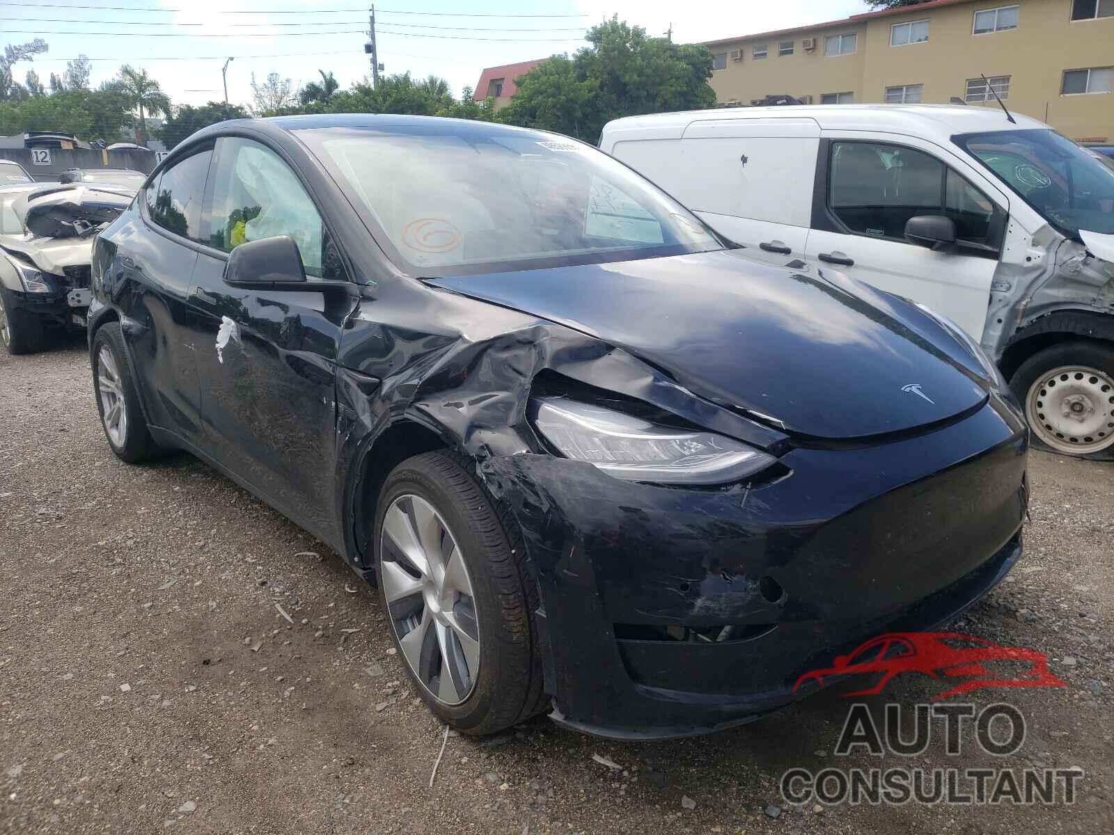 TESLA MODEL Y 2020 - 5YJYGDEE3LF027452