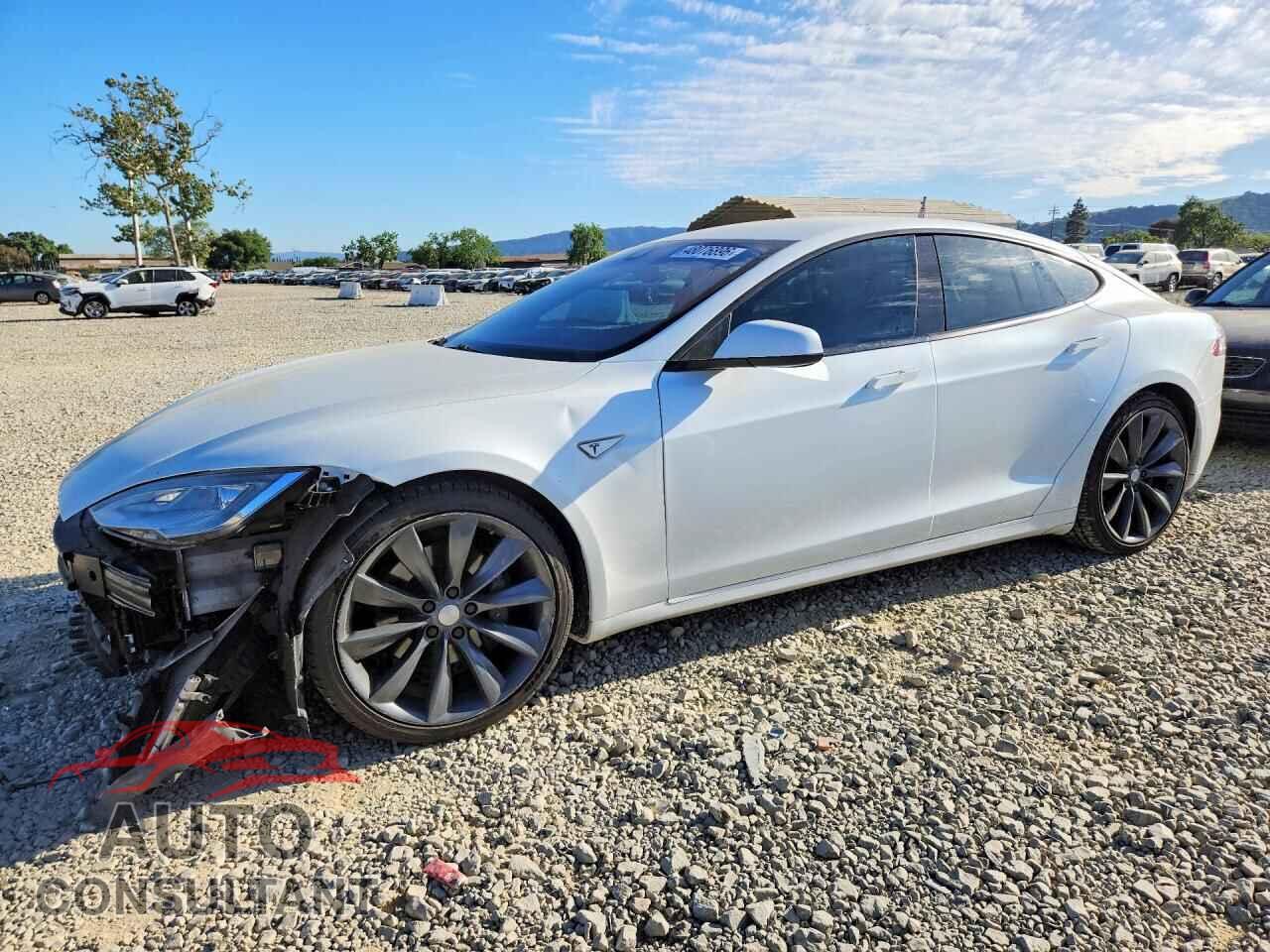 TESLA MODEL S 2015 - 5YJSA1E11FF115133