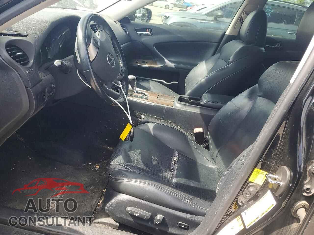 LEXUS IS 2012 - JTHCF5C25C5057855