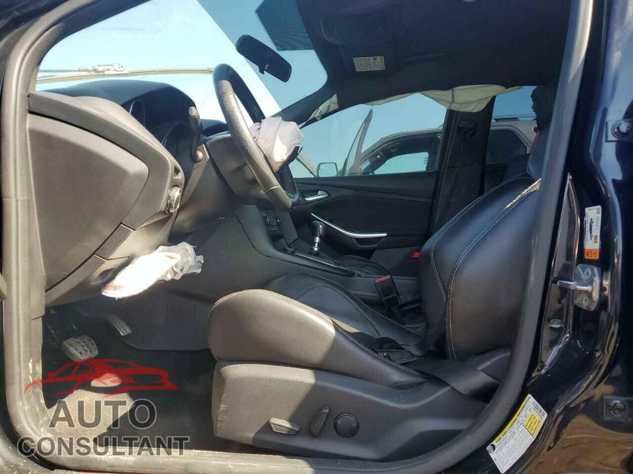 FORD FOCUS 2015 - 1FADP3L91FL374056