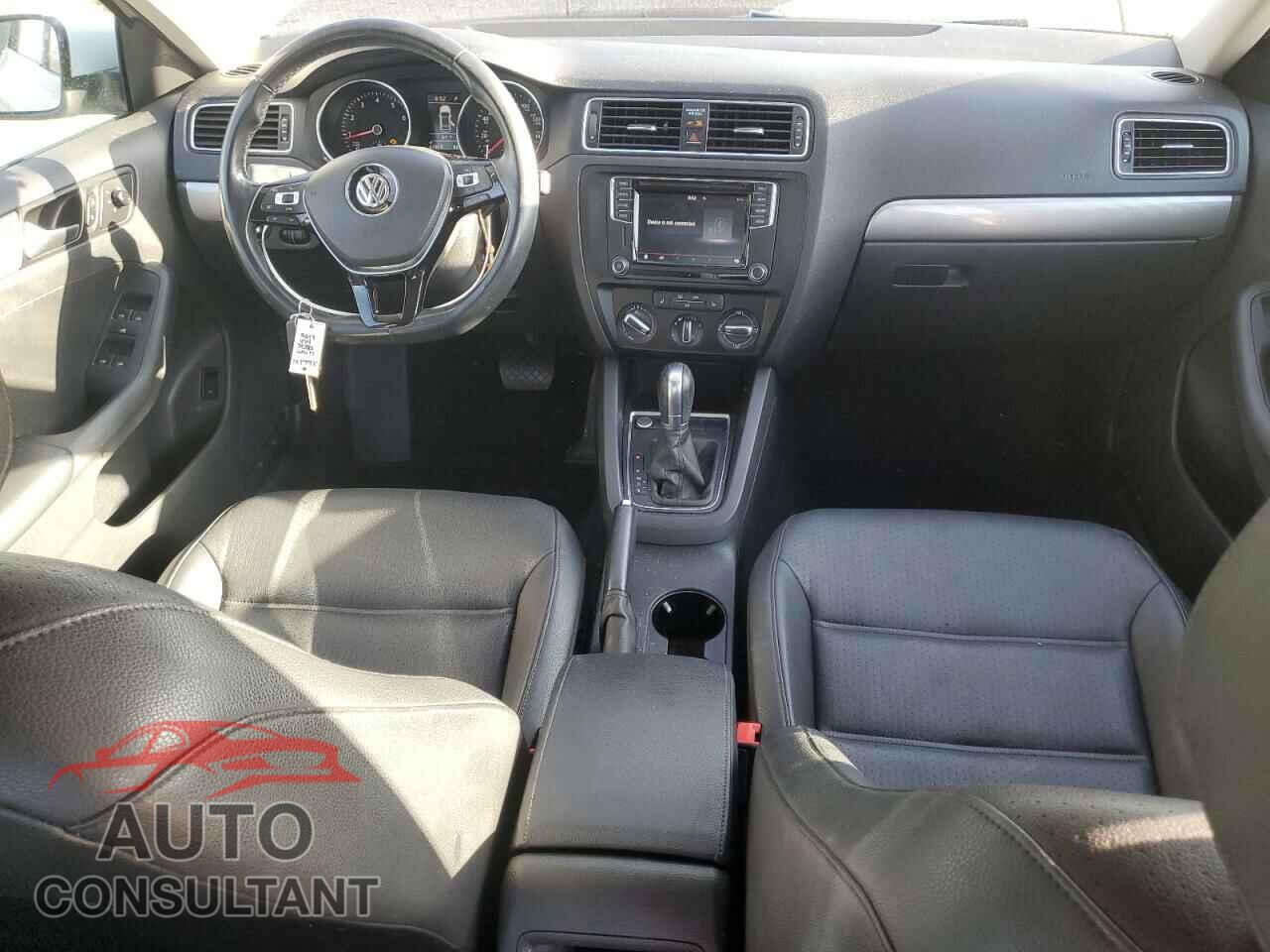 VOLKSWAGEN JETTA 2017 - 3VWDB7AJ1HM217834