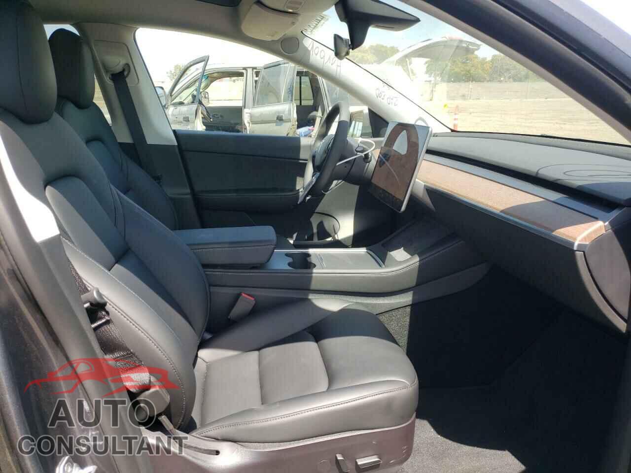 TESLA MODEL Y 2022 - 7SAYGDEE0NF386568