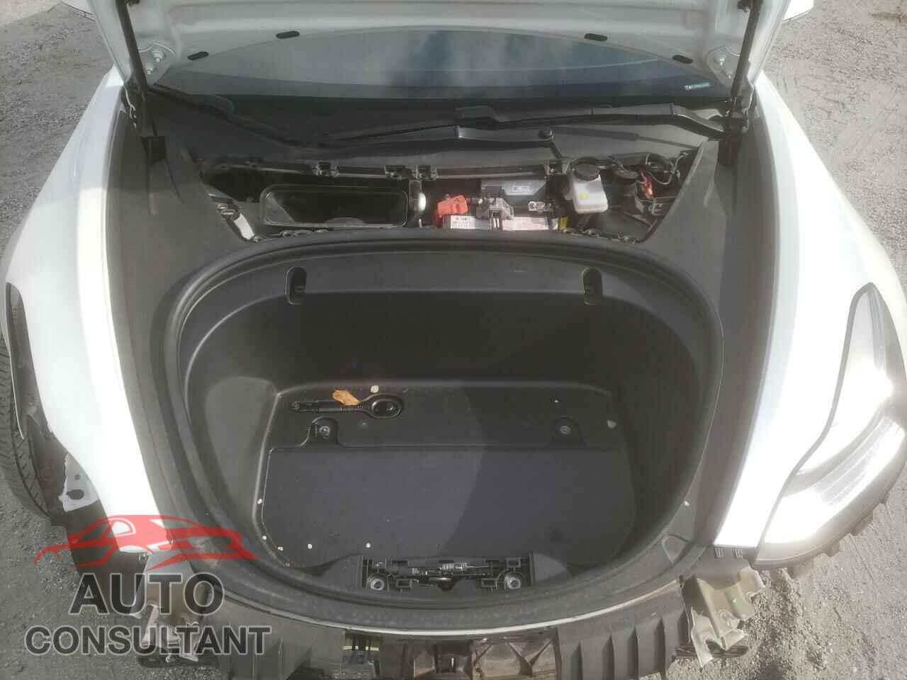 TESLA MODEL 3 2020 - 5YJ3E1EBXLF636977