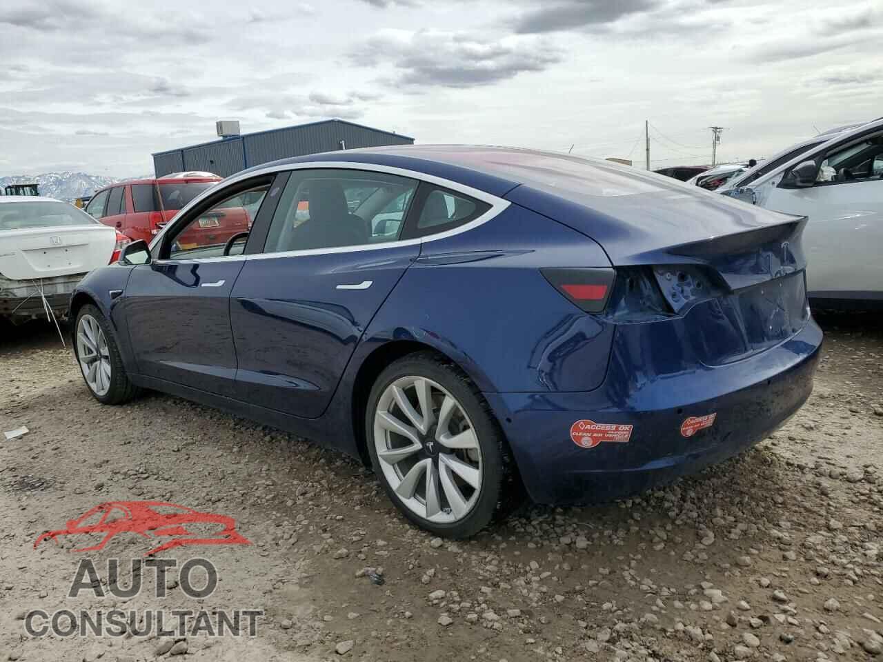 TESLA MODEL 3 2017 - 5YJ3E1EAXHF000493