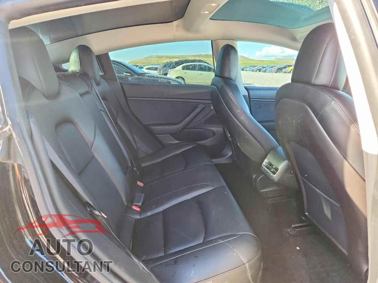 TESLA MODEL 3 2019 - 5YJ3E1EB3KF392944
