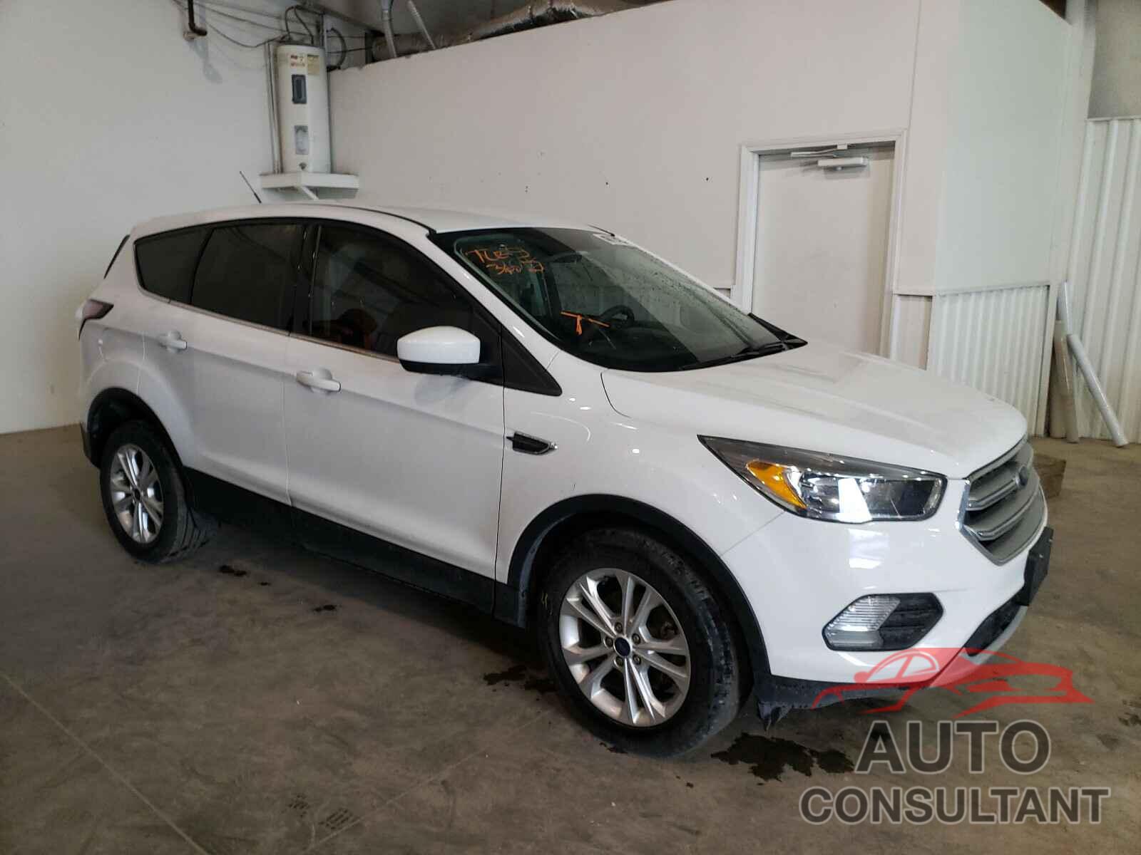 FORD ESCAPE 2017 - 1FMCU0GD7HUC82194