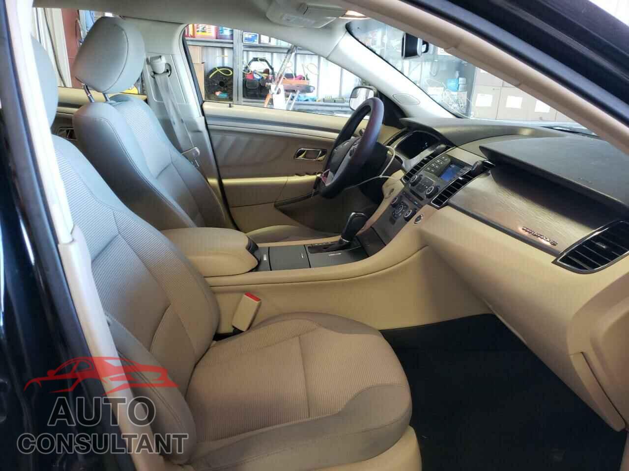 FORD TAURUS 2017 - 1FAHP2E88HG140086