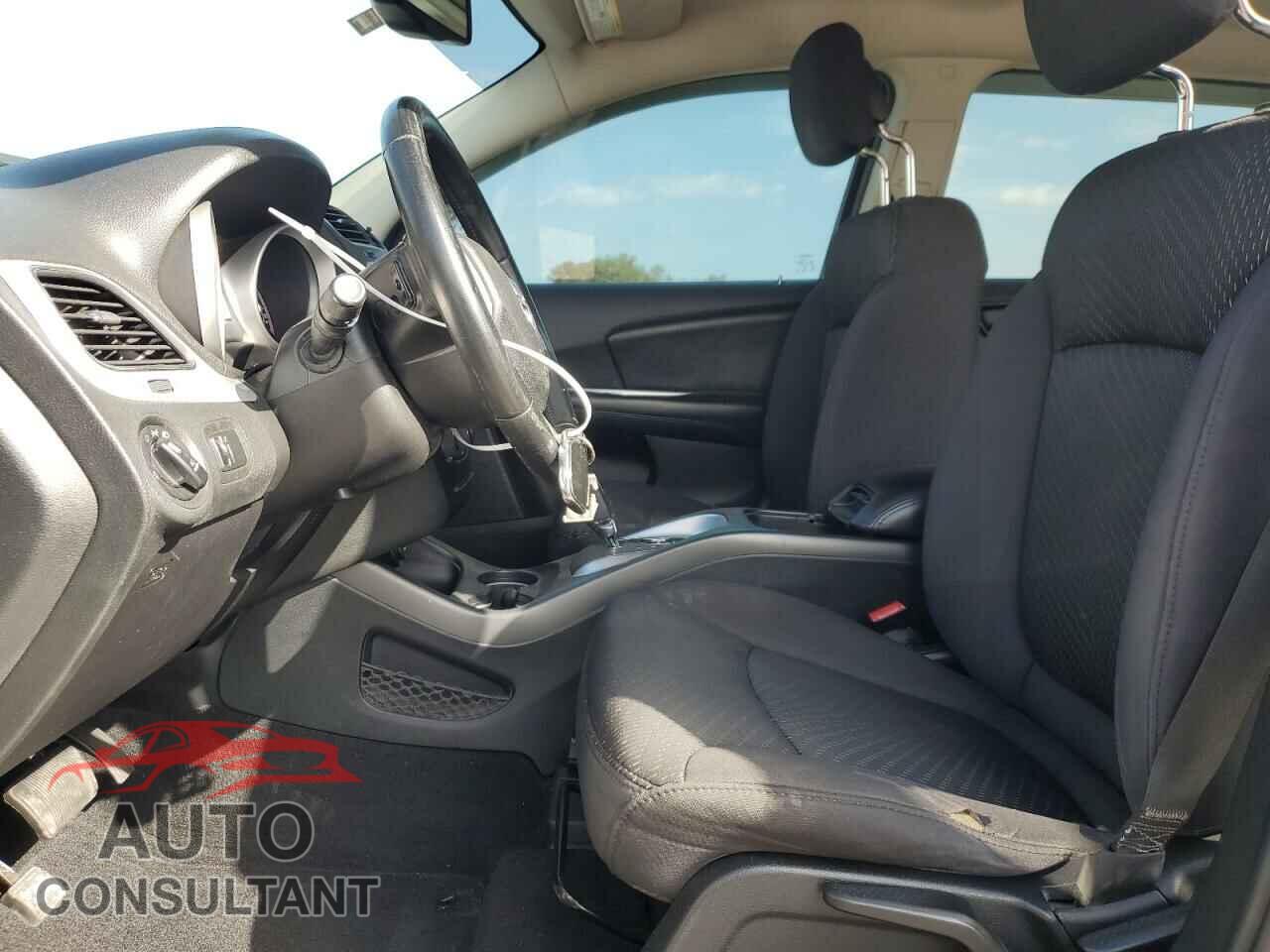 DODGE JOURNEY 2013 - 3C4PDCBG3DT556696