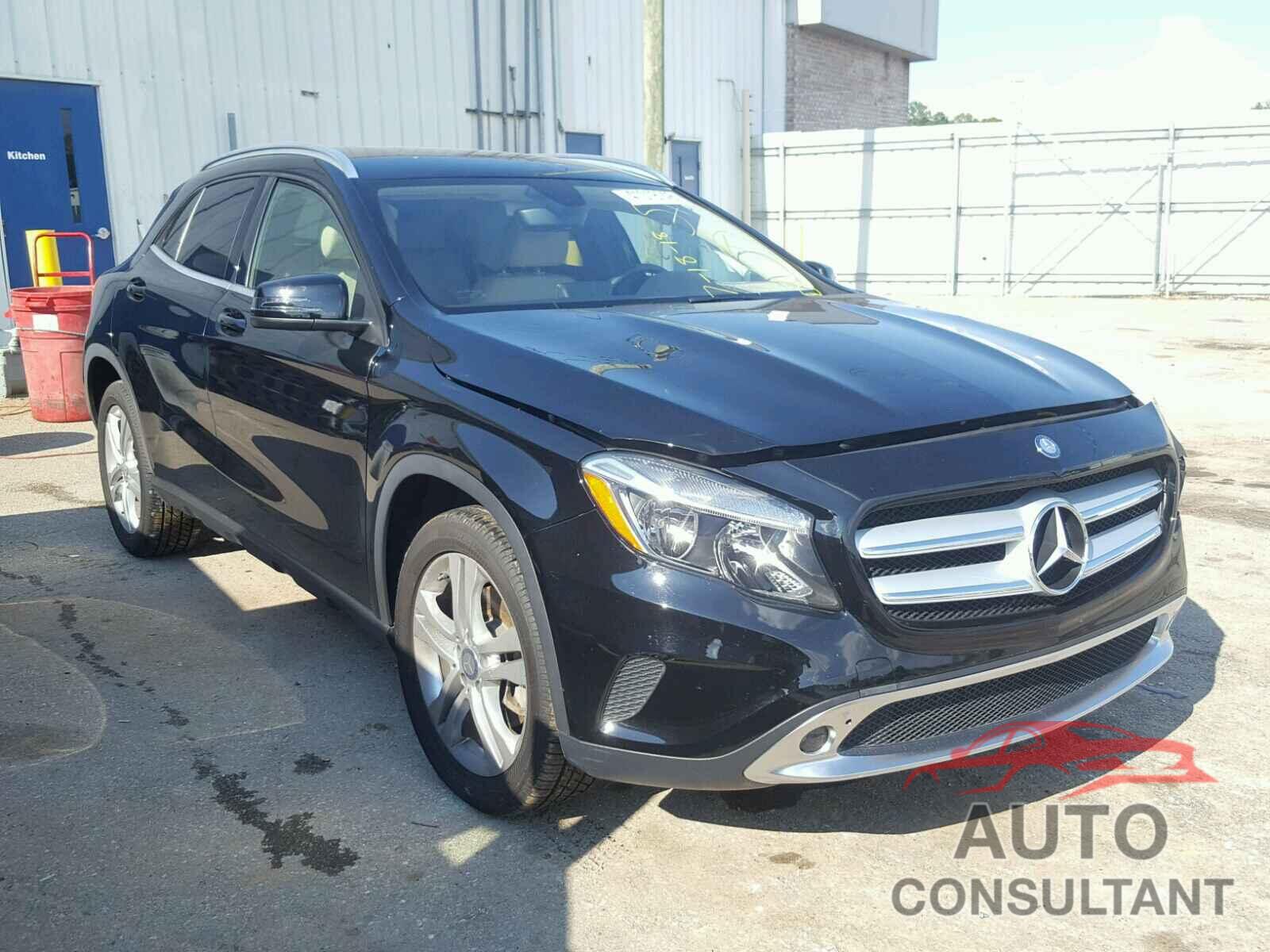 MERCEDES-BENZ GLA 250 4MATIC 2015 - WDCTG4GB8FJ082967