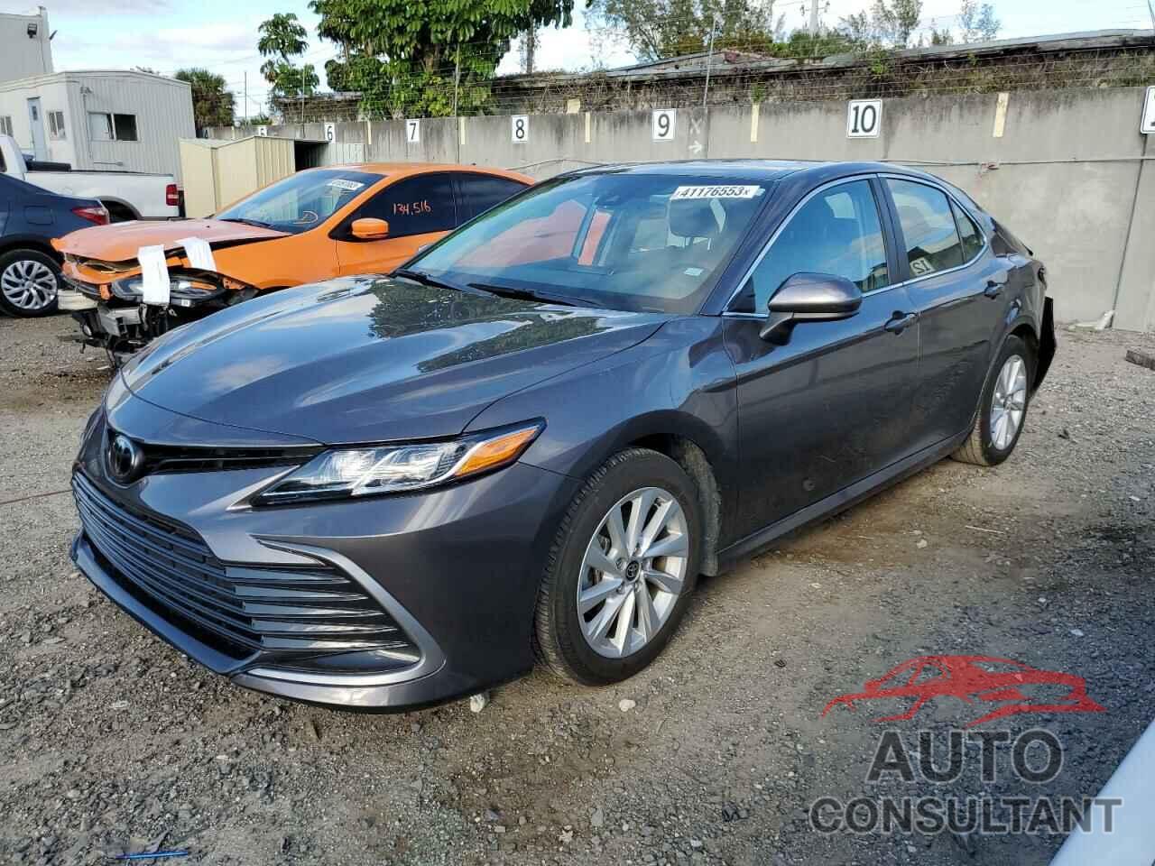 TOYOTA CAMRY 2022 - 4T1C11AK9NU626724