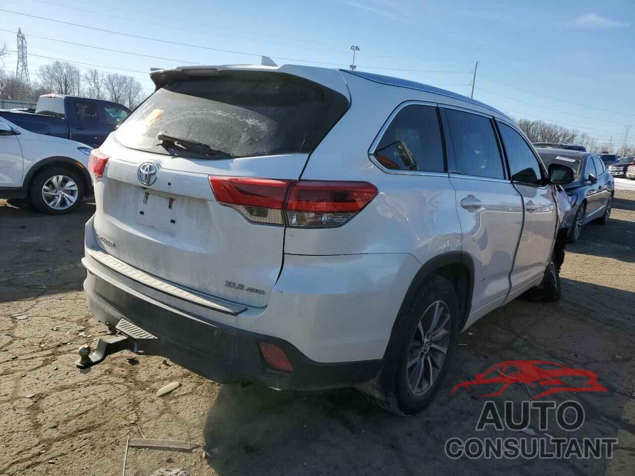 TOYOTA HIGHLANDER 2018 - 5TDJZRFH8JS843597