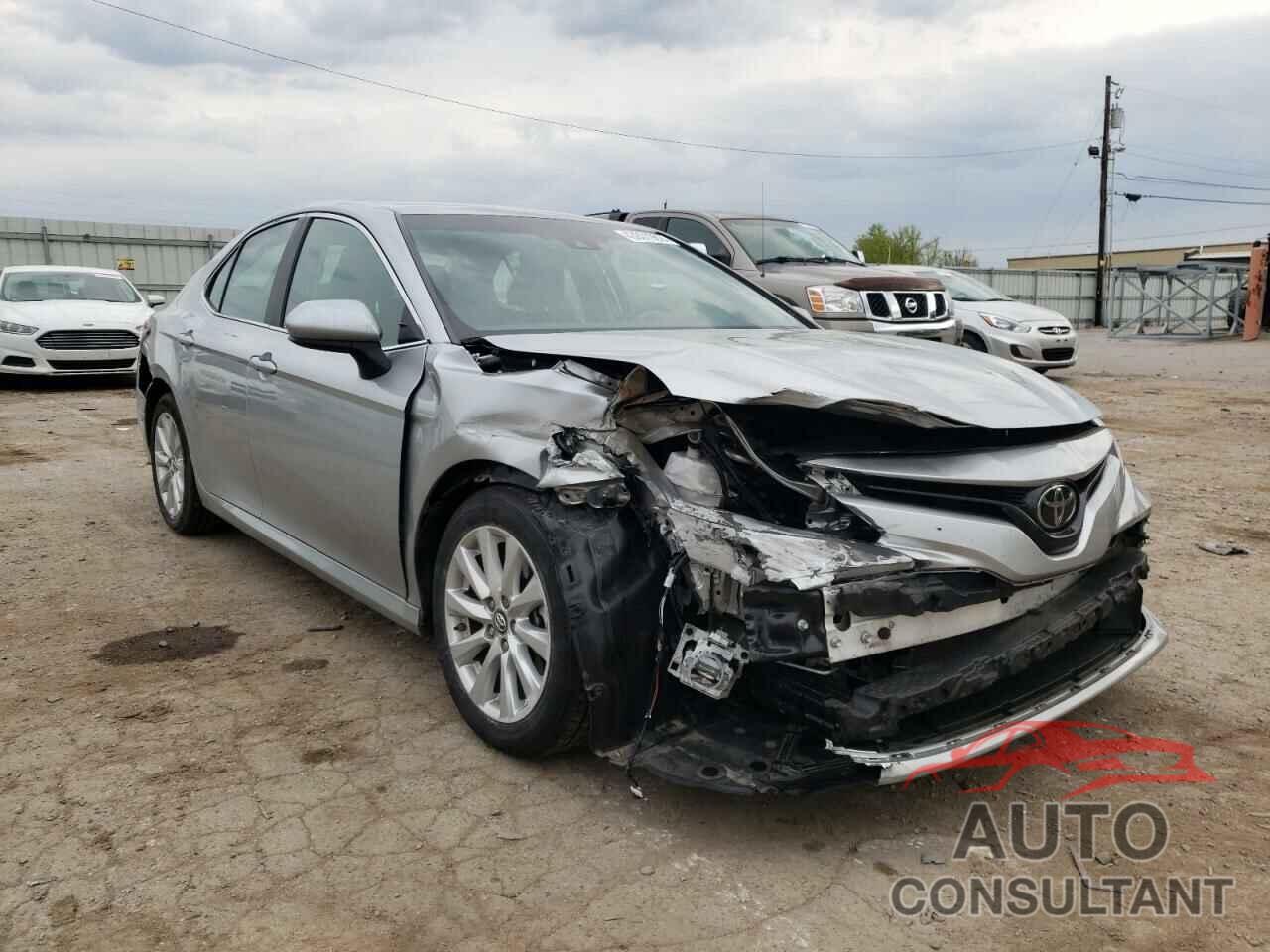 TOYOTA CAMRY 2018 - 4T1B11HK0JU555506