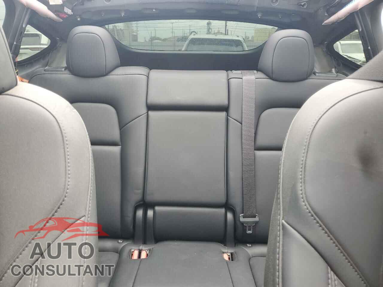 TESLA MODEL Y 2024 - 7SAYGDED5RF027164