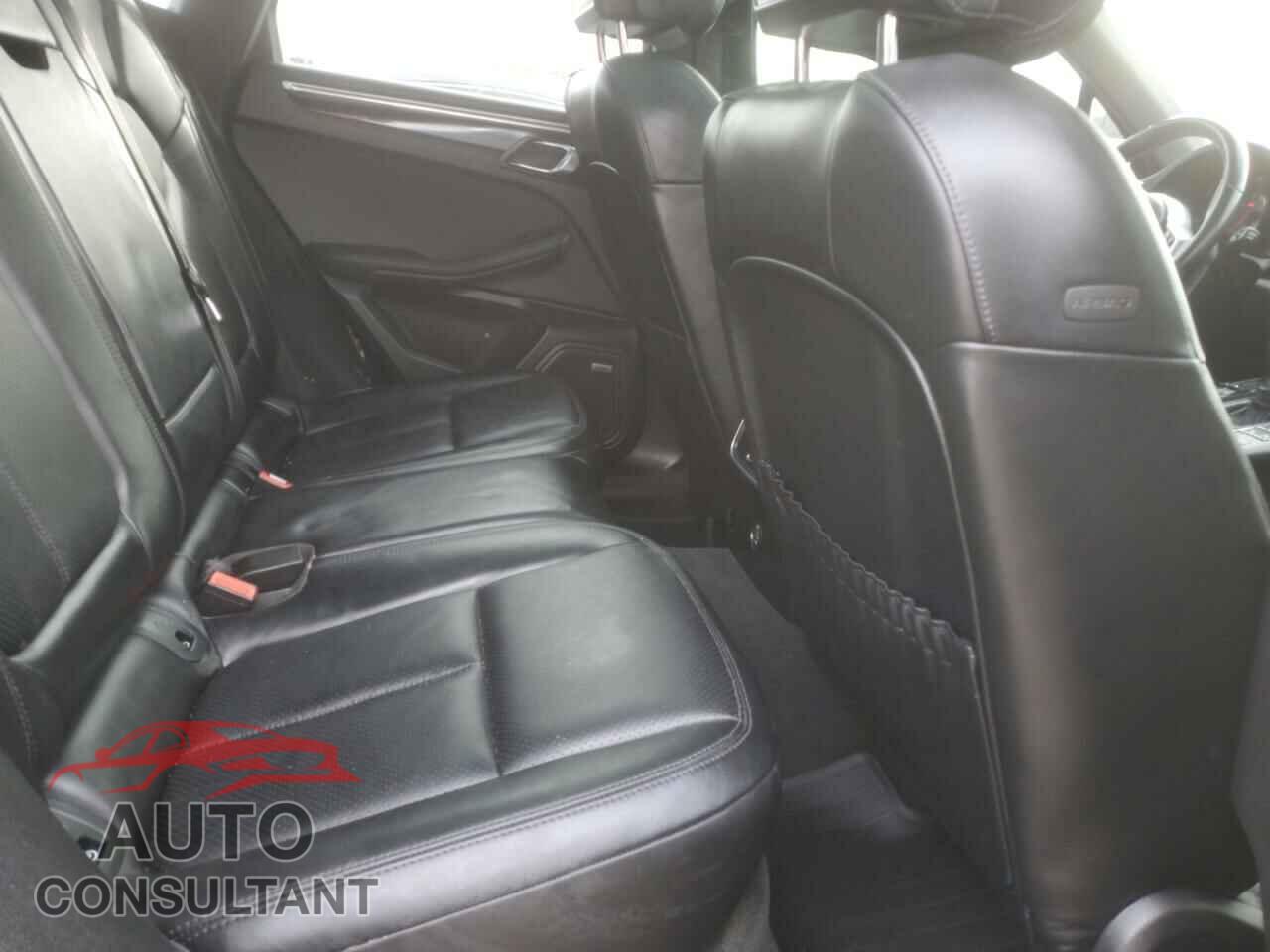 PORSCHE MACAN 2018 - WP1AB2A59JLB31902