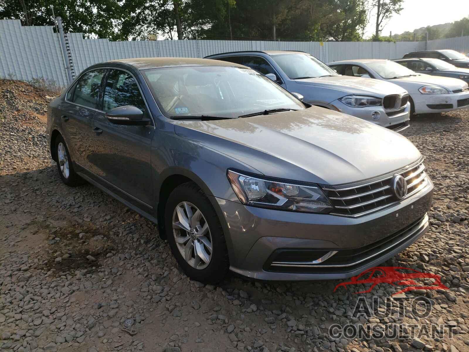 VOLKSWAGEN PASSAT 2017 - 1VWAT7A30HC047369