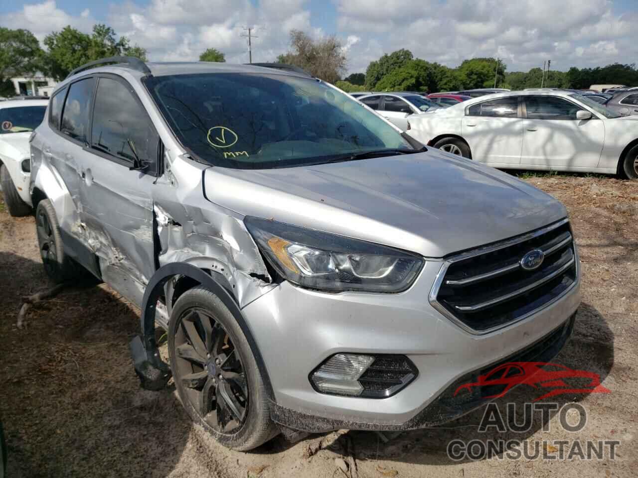 FORD ESCAPE 2017 - 1FMCU9J90HUB12669