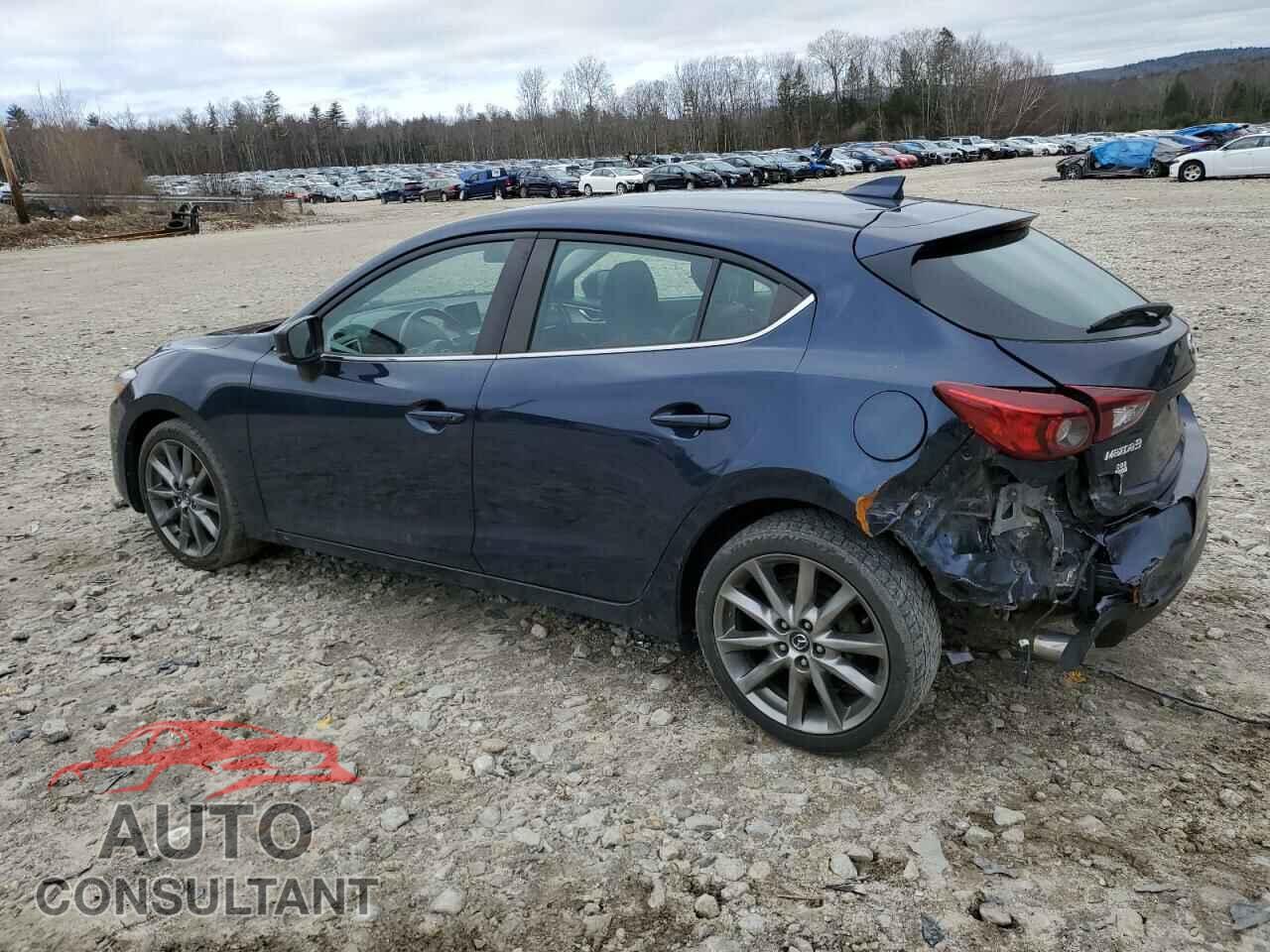 MAZDA 3 2018 - 3MZBN1L38JM262995