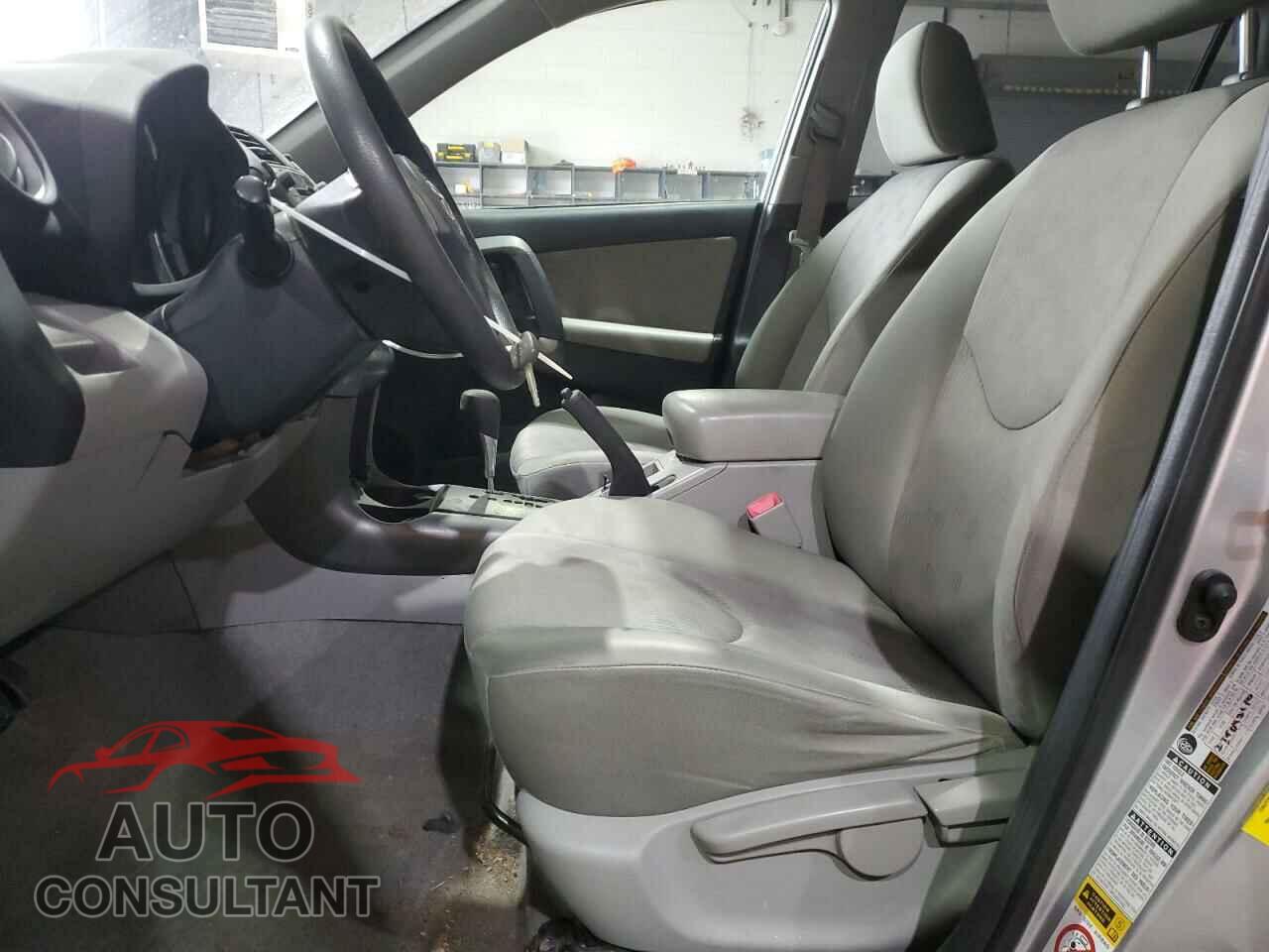 TOYOTA RAV4 2009 - JTMBF33V09D009206