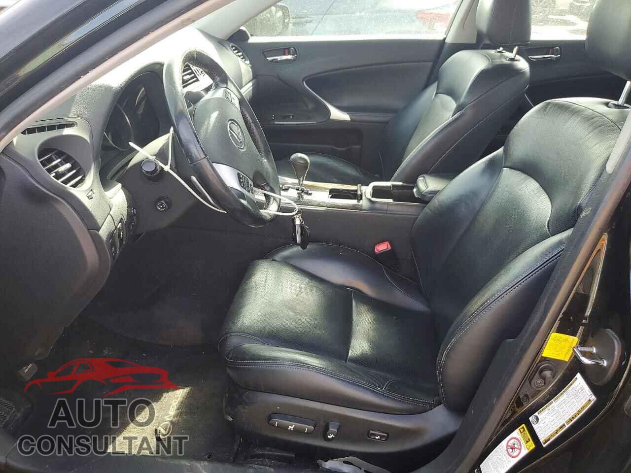 LEXUS IS 2013 - JTHCF5C24D5063177