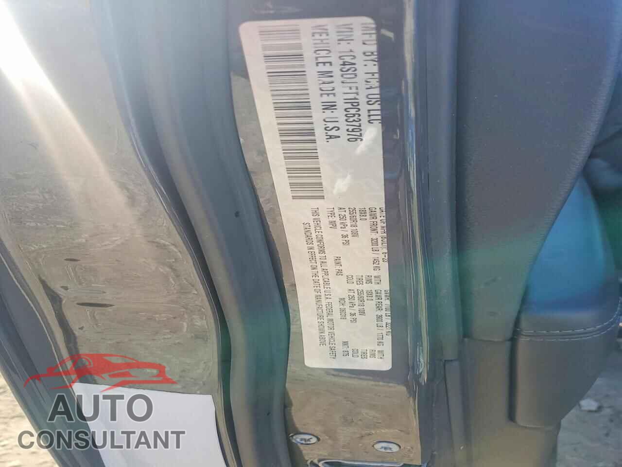 DODGE DURANGO 2023 - 1C4SDJFT1PC637976