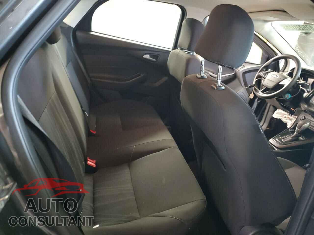 FORD FOCUS 2017 - 1FADP3F24HL319991
