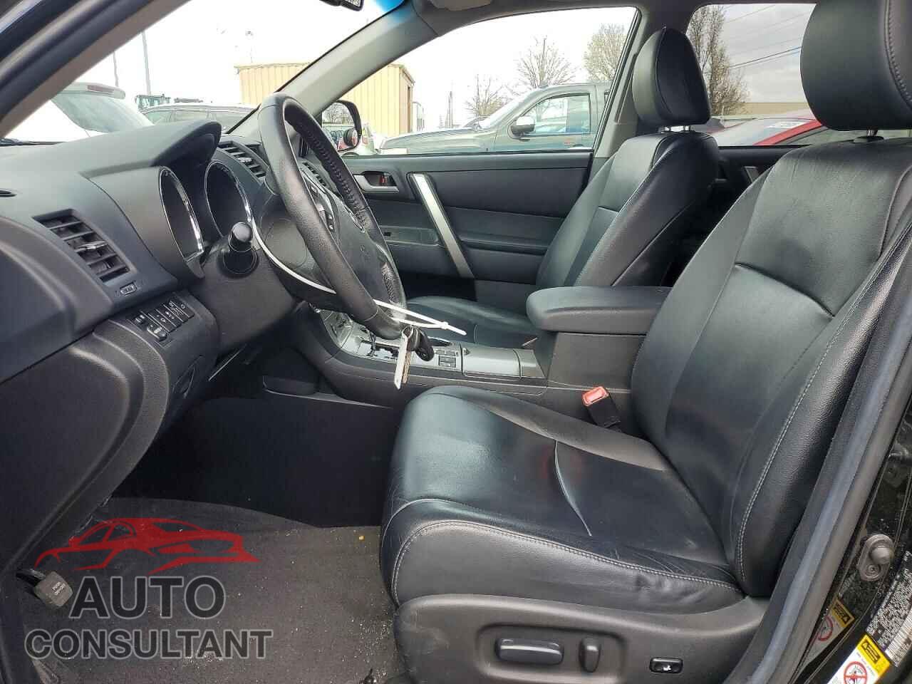 TOYOTA HIGHLANDER 2013 - 5TDBK3EH8DS210576