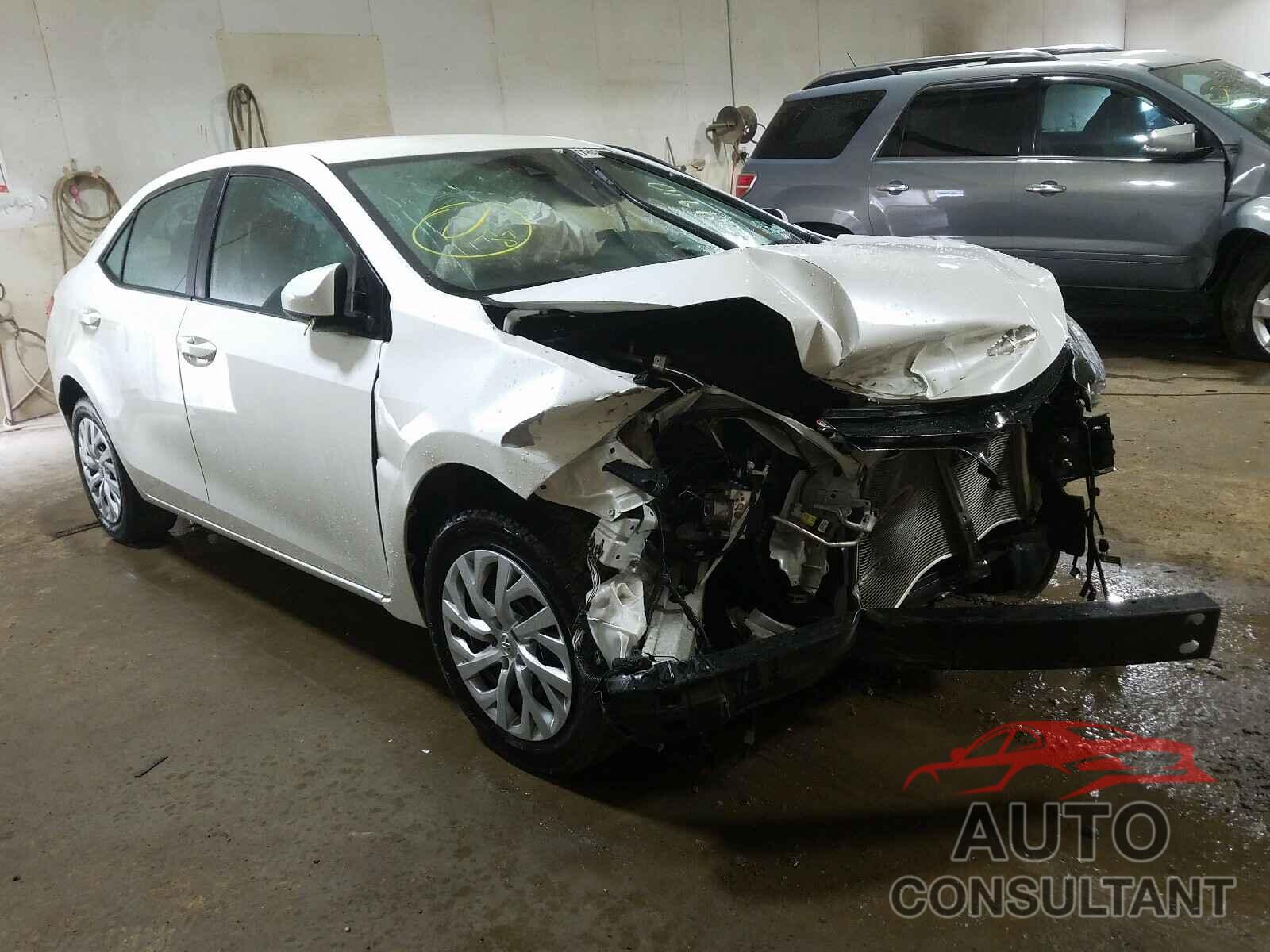 TOYOTA COROLLA 2018 - 5YFBURHE8JP818066
