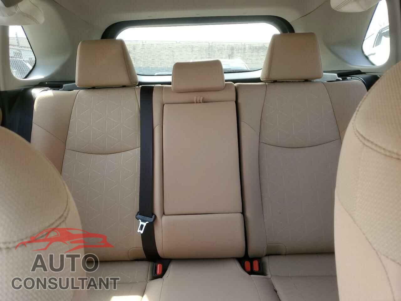 TOYOTA RAV4 2019 - JTMP1RFV2KD047559