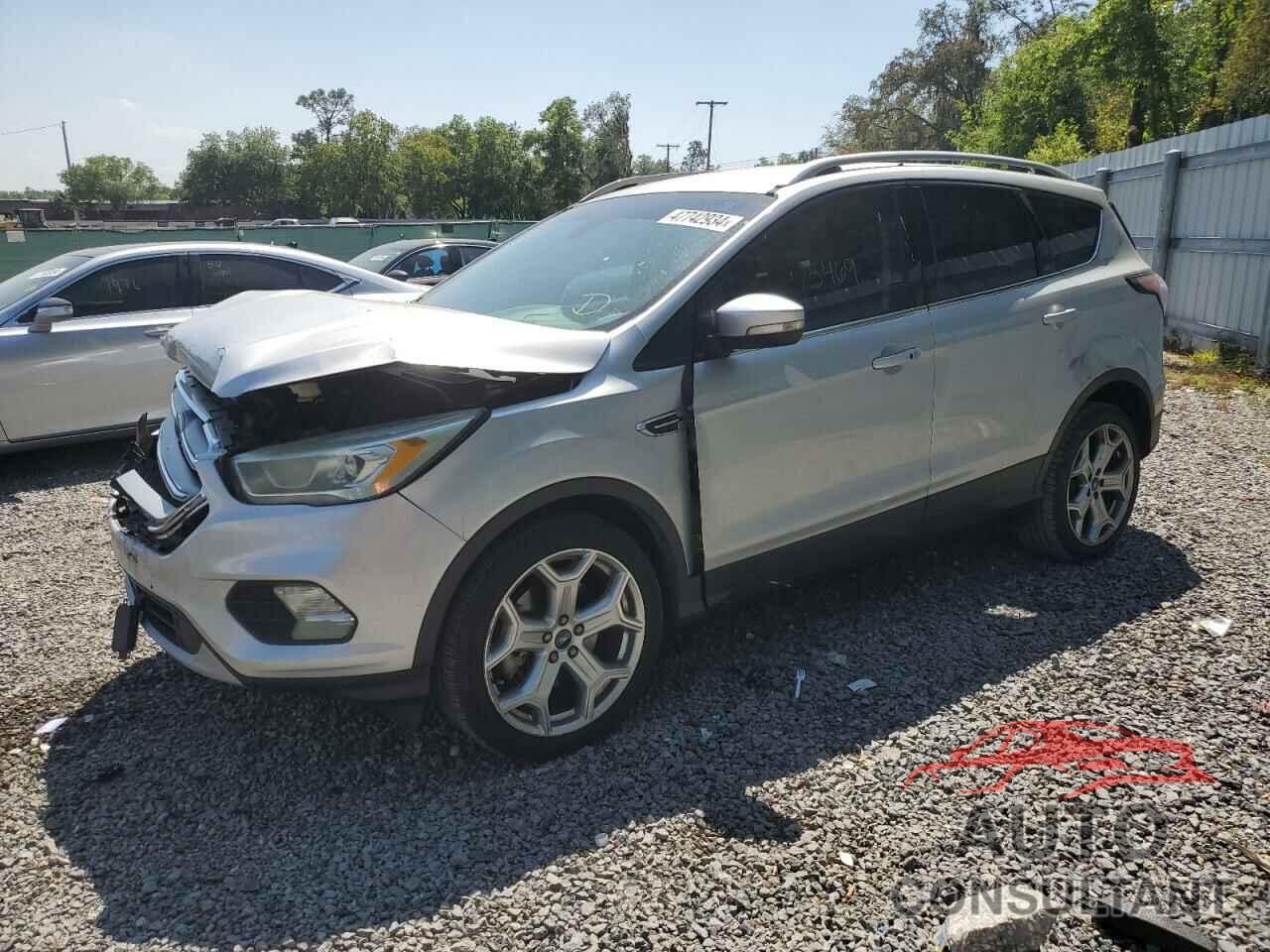 FORD ESCAPE 2017 - 1FMCU0J90HUD64336