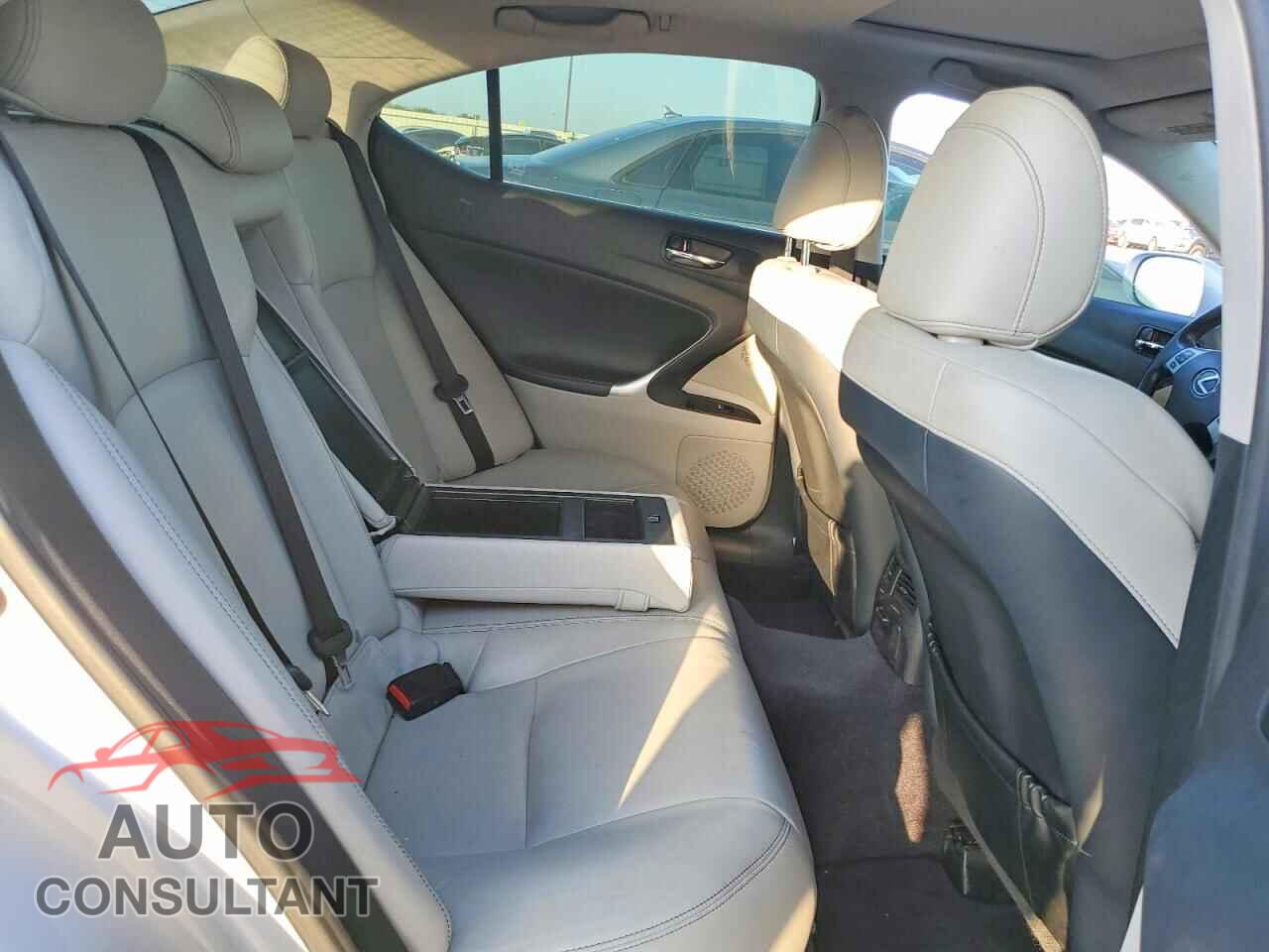 LEXUS IS 2012 - JTHBF5C23C2102420