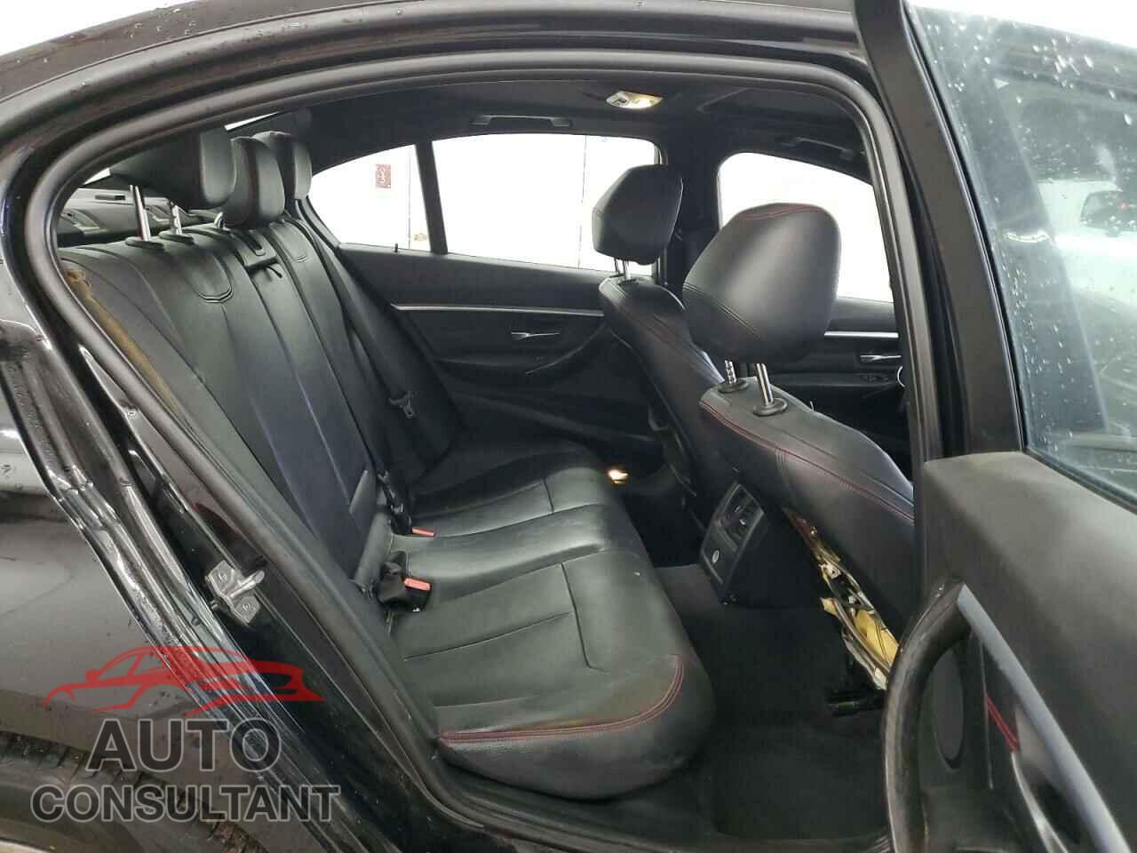 BMW 3 SERIES 2016 - WBA8E9G5XGNT44357