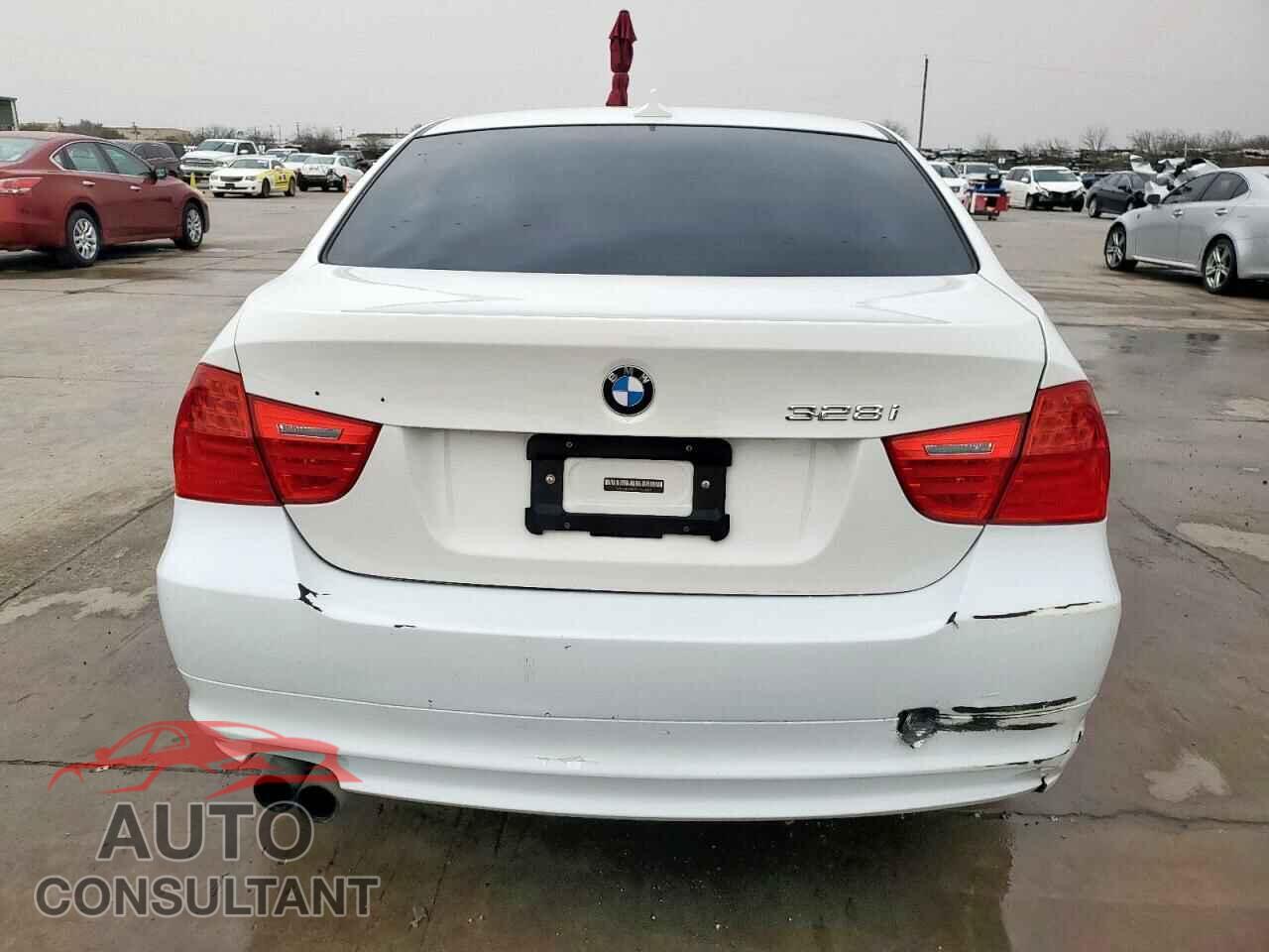 BMW 3 SERIES 2011 - WBAPH5G52BNM80602