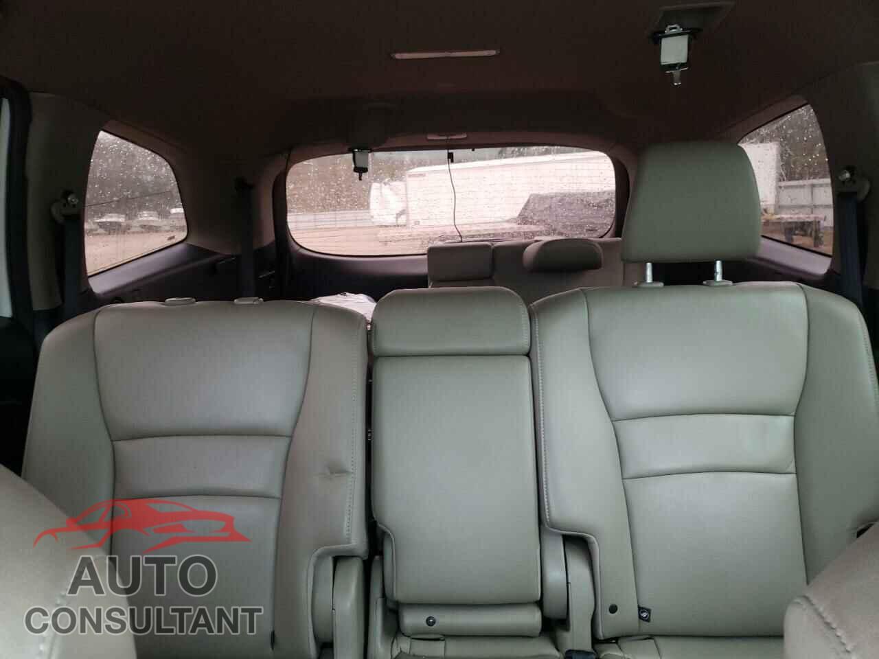 HONDA PILOT 2016 - 5FNYF6H68GB030176