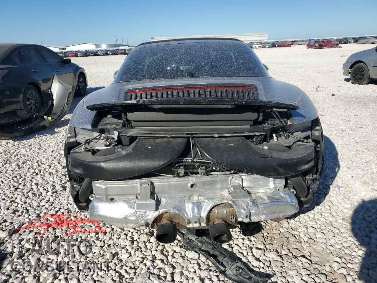 PORSCHE 911 2018 - WP0BB2A95JS135038