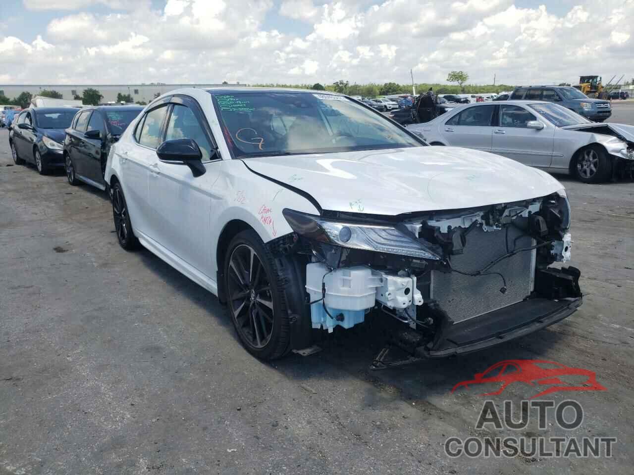 TOYOTA CAMRY 2019 - 4T1B61HK8KU821938