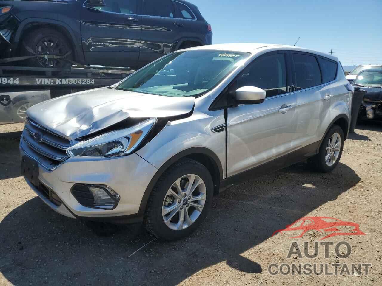 FORD ESCAPE 2017 - 1FMCU9G90HUA83584