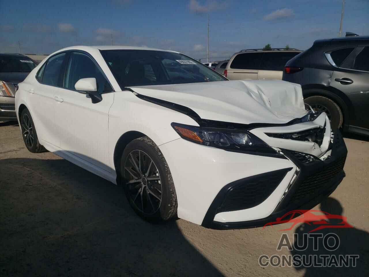 TOYOTA CAMRY 2022 - 4T1G11BK8NU051077