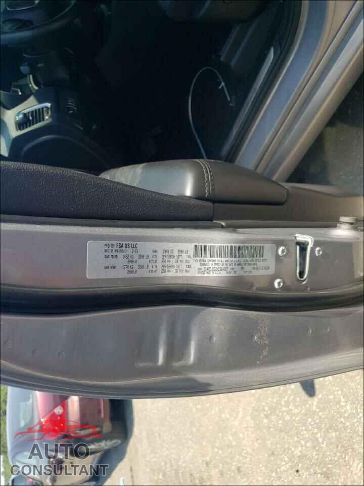 DODGE DURANGO 2019 - 1C4RDJDG2KC664097